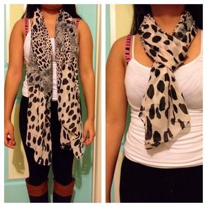 ⛔️FINAL PRICE⛔️LARGE/LONG LEOPARD SHAWL/SCARF