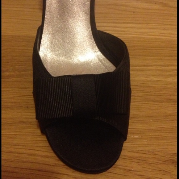 Stuart Weitzman sandals - Picture 3 of 4
