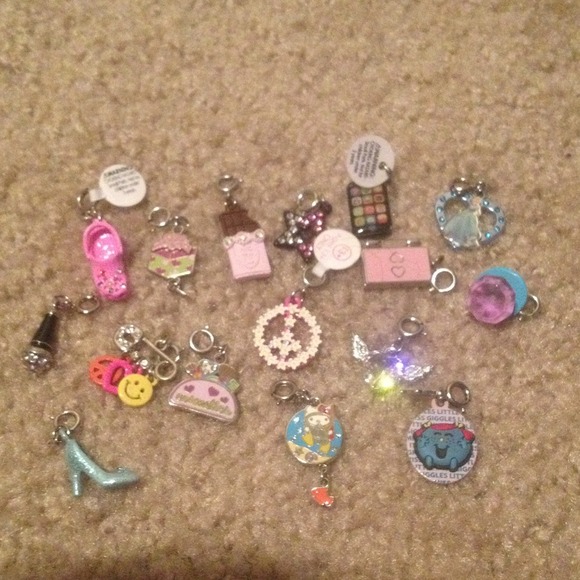 16 Charm It's Plus Free Earrings