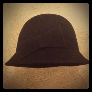 100% wool cloche hat with bow accent