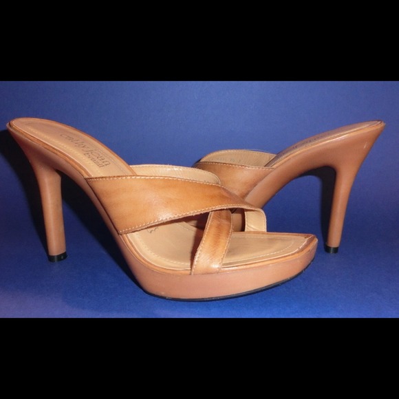 Brown leather Cathy Jean Brazil heels