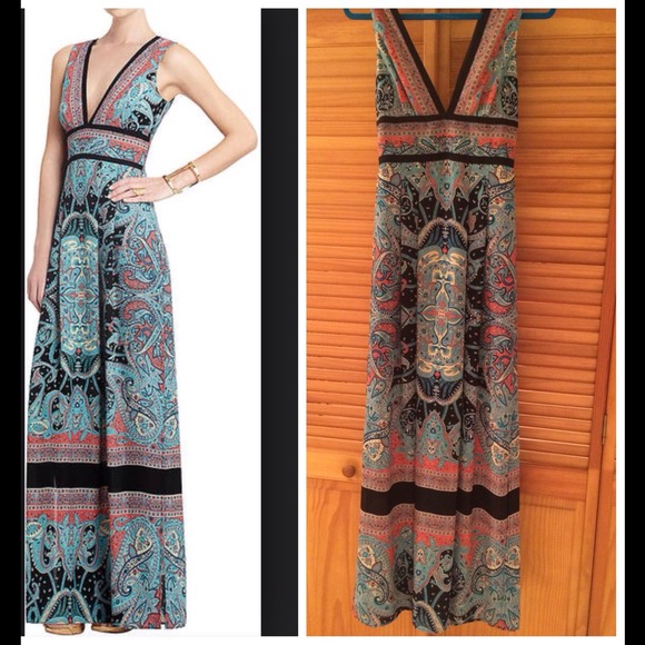 BCBGMaxAzria Dresses & Skirts - 🎉HP🎉Beautiful printed long dress