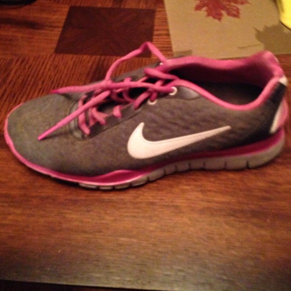 Nike sz 8 in excellent condition!