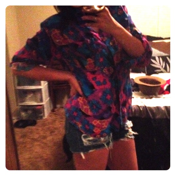 Vintage multi color button up
