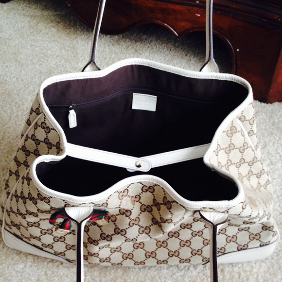 Authentic Gucci White Monogram Bag - Picture 4 of 4