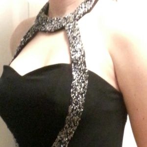 Gorgeous Dress No Necklace Needed!