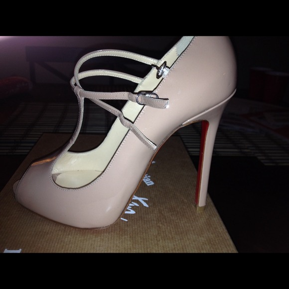 Authentic nude patent Christian louboutin