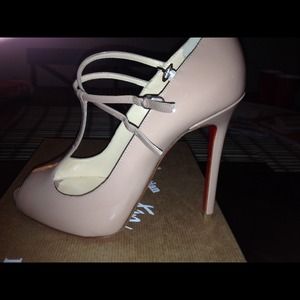 Authentic nude patent Christian louboutin