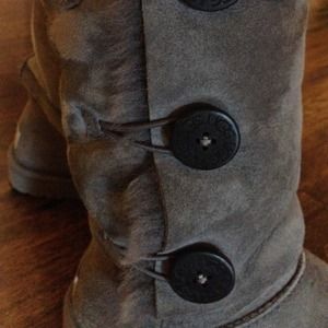 ❤️⛔️RESERVED⛔️❤️ Bailey Button UGG