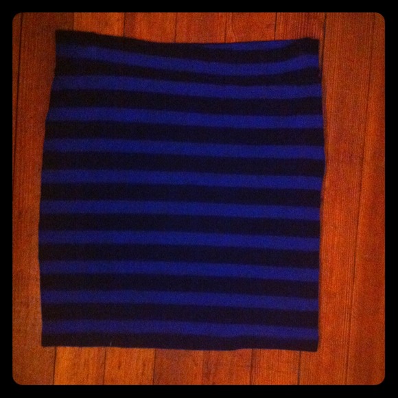 ❌Traded❌black and blue striped pencil skirt - Picture 1 of 3