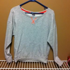 Grey pullover plain