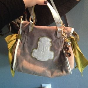 SOLD! Juicy couture cross body