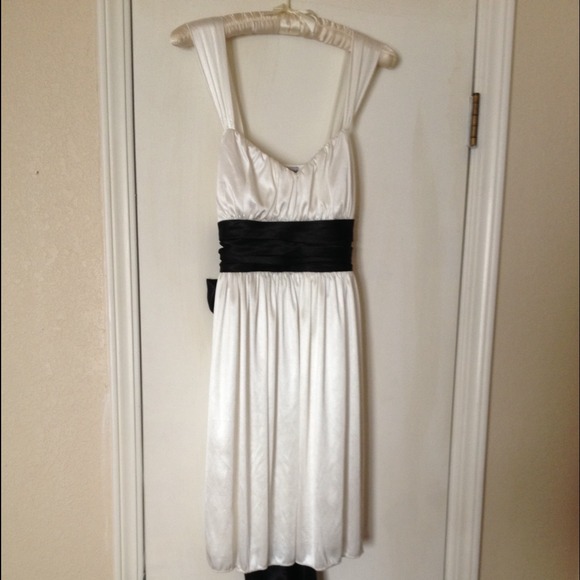 SALE!!!! Elegant party dress - never been worn.