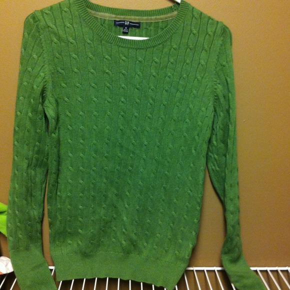 Green Gap sweater
