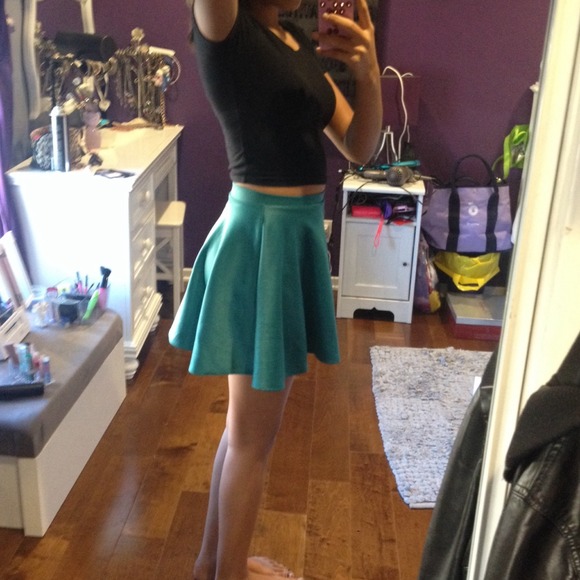 Soldddddddddd🔫 HIGHWAISTED SKATER SKIRT ❤️😻 - Picture 2 of 4