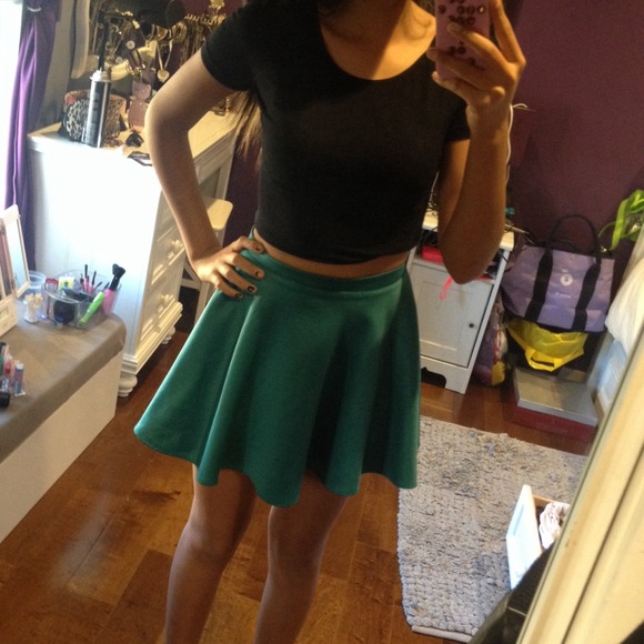 Soldddddddddd🔫 HIGHWAISTED SKATER SKIRT ❤️😻 - Picture 4 of 4