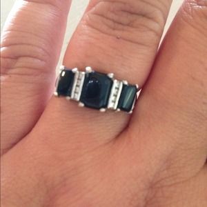 14k white gold ring with onyx stones