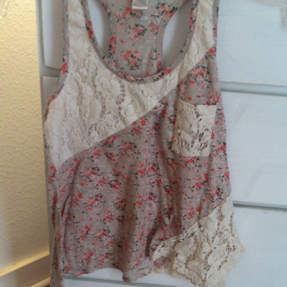 5 tops! - Picture 4 of 4
