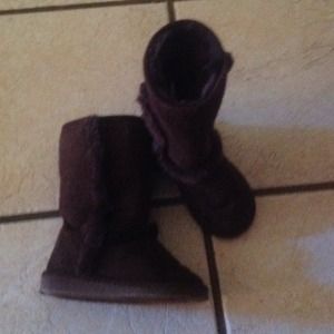 Brown kids boots