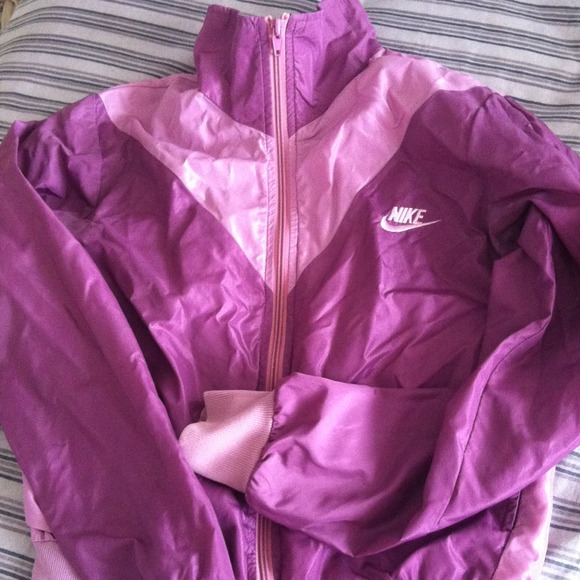 Nike windbreaker jacket .
