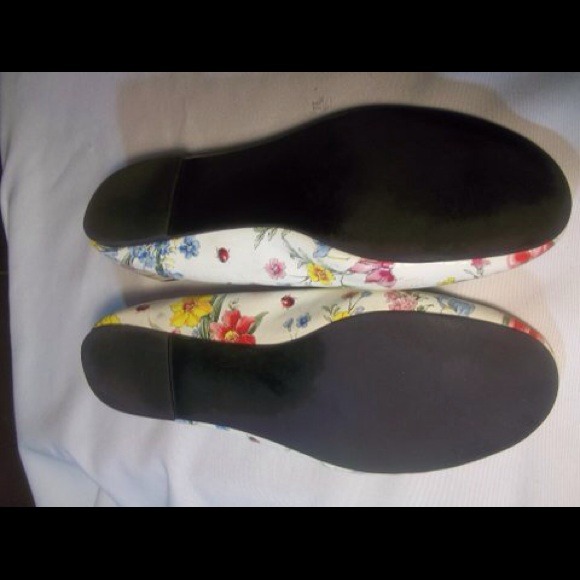 Shoes - Picture 4 of 4