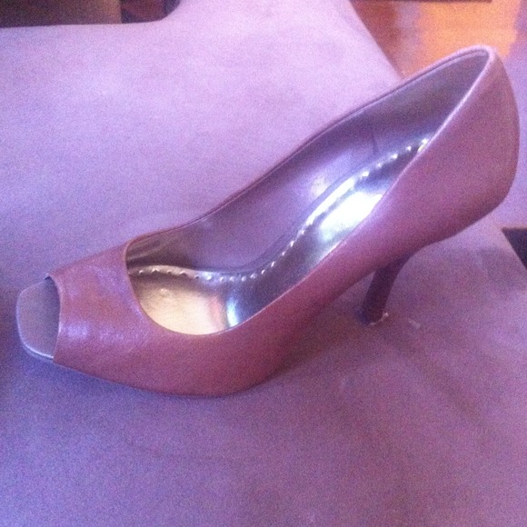 BCBG shoes - Picture 2 of 3