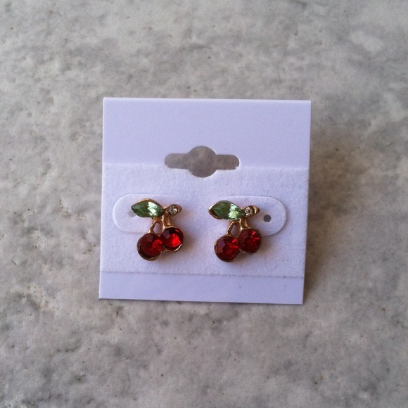 Sweet cherry earrings🍒