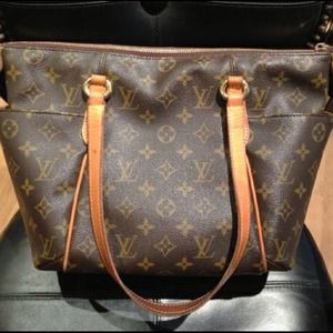 Authentic LOUIS VUITTON MONOGRAM CANVAS TOTALLY PM