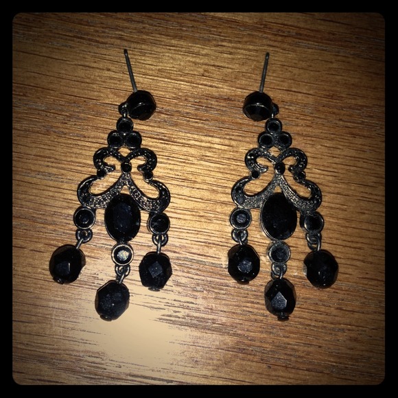 Black dangle rhinestone earrings