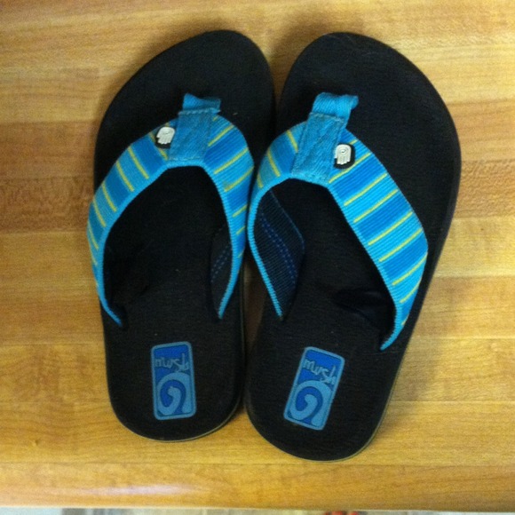 Size 10 kids boy flip flops