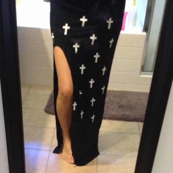 Cross skirt