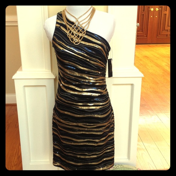 Laundry by Shelli Segal Dresses & Skirts - NWT Laundry by Shelli Segal cocktail dress