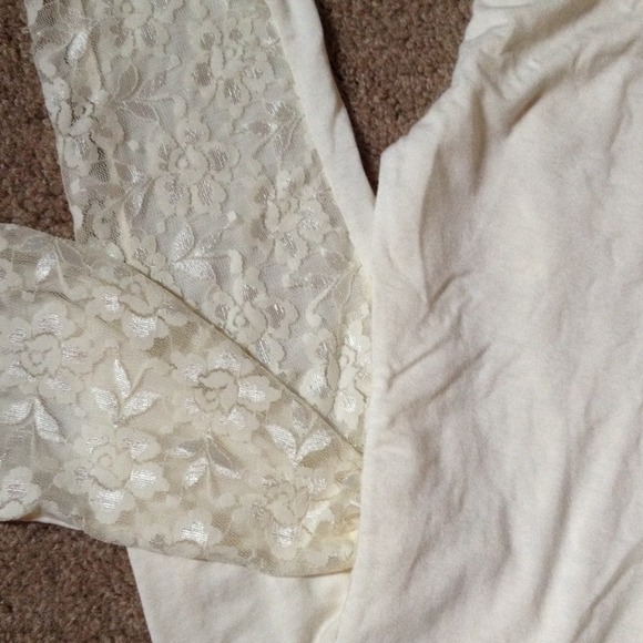 ❌SOLD ON VINTED❌ Wet Seal Cream lace see-through l - Picture 2 of 4