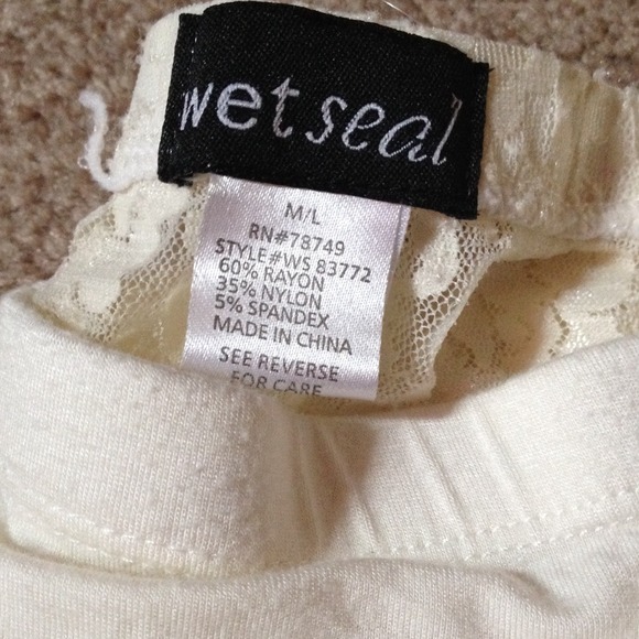 ❌SOLD ON VINTED❌ Wet Seal Cream lace see-through l - Picture 3 of 4
