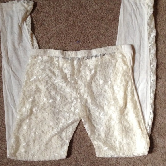 ❌SOLD ON VINTED❌ Wet Seal Cream lace see-through l - Picture 4 of 4
