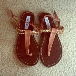 Steve Madden flip flops