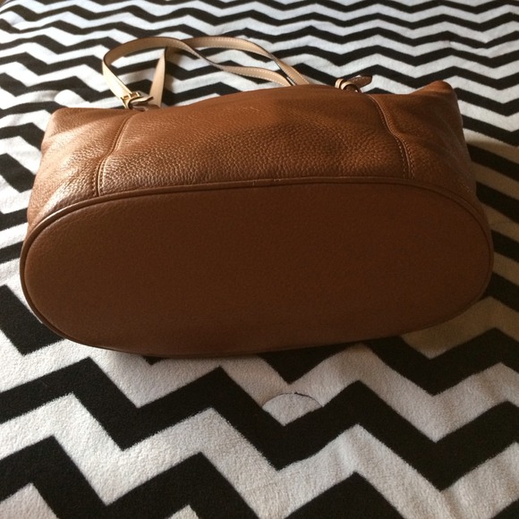 Michael Kors handbag USED ONCE! NO DAMAGE! - Picture 3 of 4