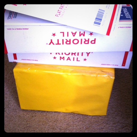 SHIPPING IN THE MORNING , ANY LAST MINUTES .
