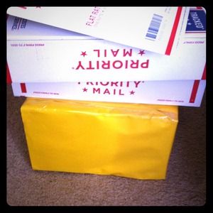 SHIPPING IN THE MORNING , ANY LAST MINUTES .