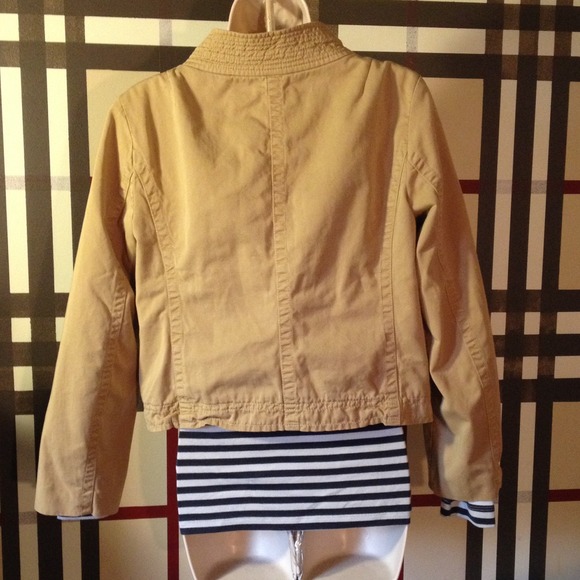 SOLD.  Classic J.Crew twill chino cropped jacket. - Picture 4 of 4