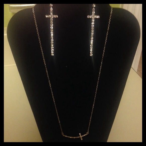🔴REDUCED 🔴 Sideways Cross Set