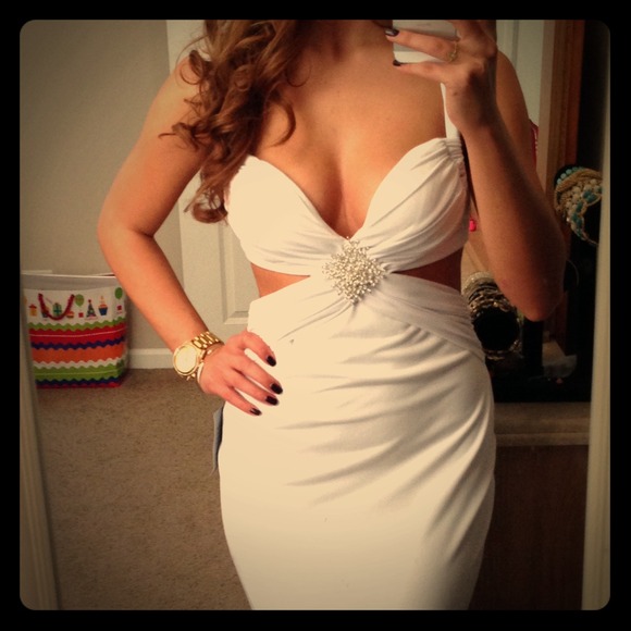 Dresses & Skirts - Brand nwt white dress