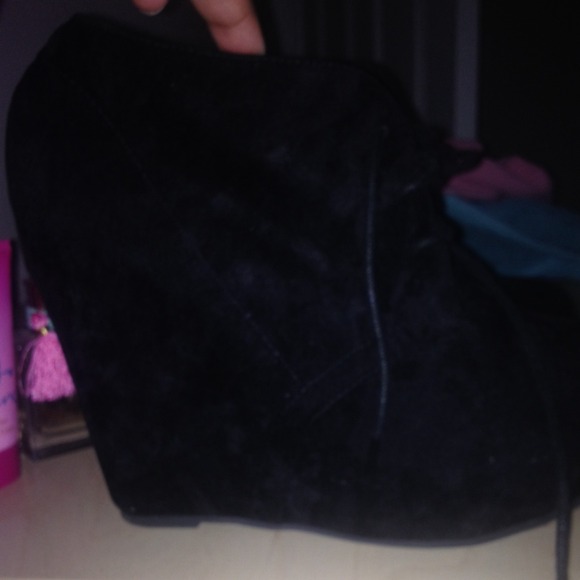 Black wedges.