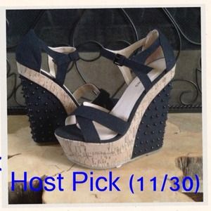 🌟"NEW"awesome black and cork wedges w/ spikes!