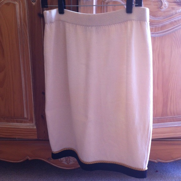 St. John Knit Skirt