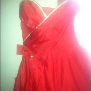 Red shirt prom dress. ❤️❤️❤️