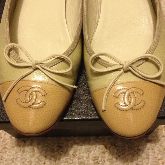 Authentic Chanel Flats - Picture 2 of 4