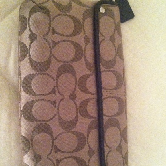 Brown coach wallet clutch - Picture 2 of 4