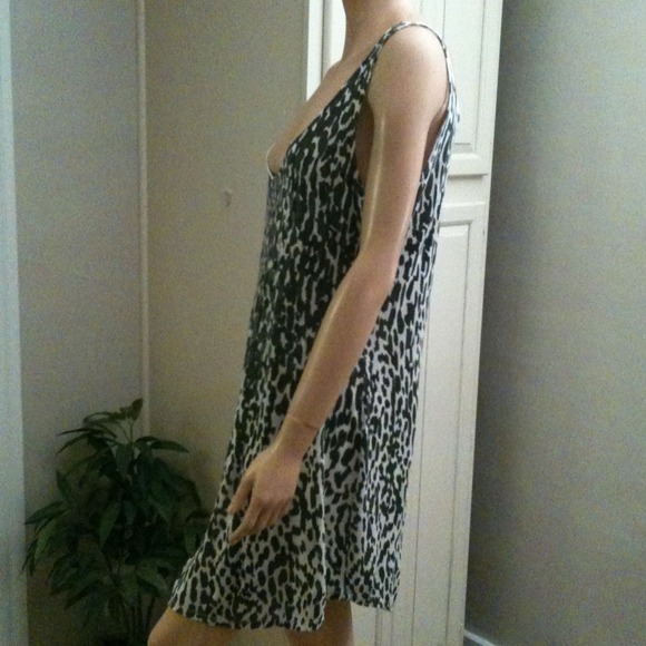 Dress - Picture 3 of 5