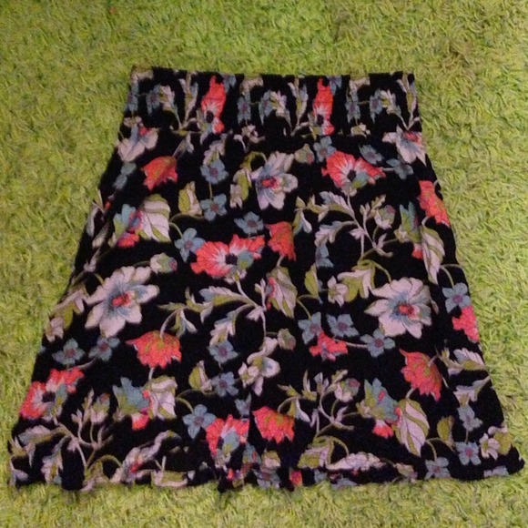 Skirt - Picture 3 of 3